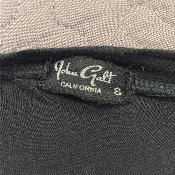 Brandy Melville cute t-shirt! - Picture 2 of 2