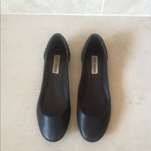 Steve Madden Black Flats