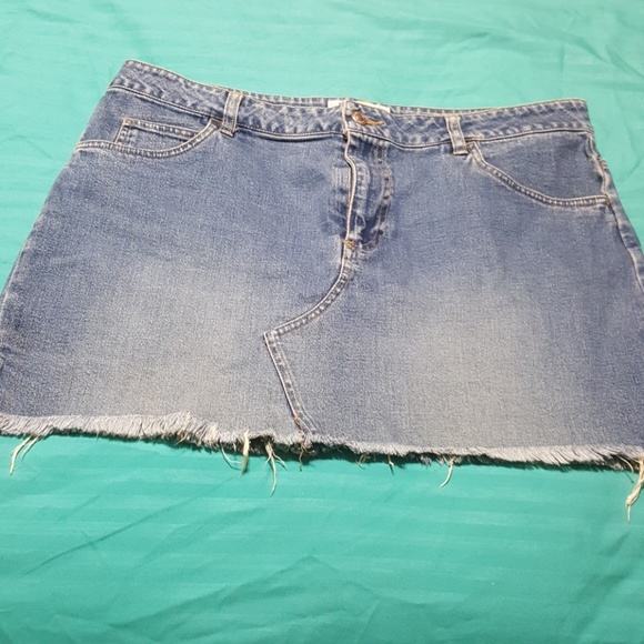 Stretch Mini Skirt - Picture 2 of 4