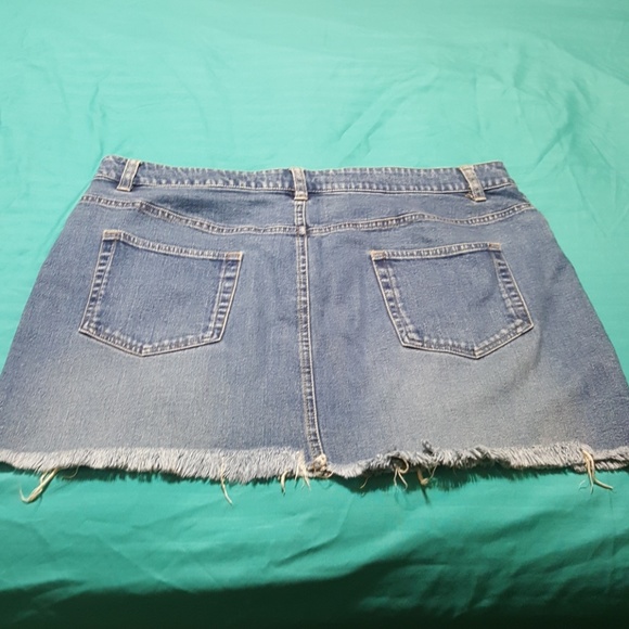 Stretch Mini Skirt - Picture 3 of 4