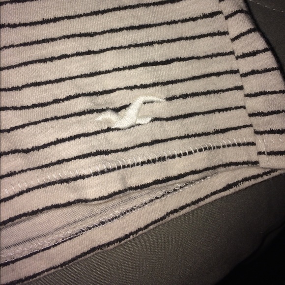 Striped v-neck tee - Picture 2 of 4