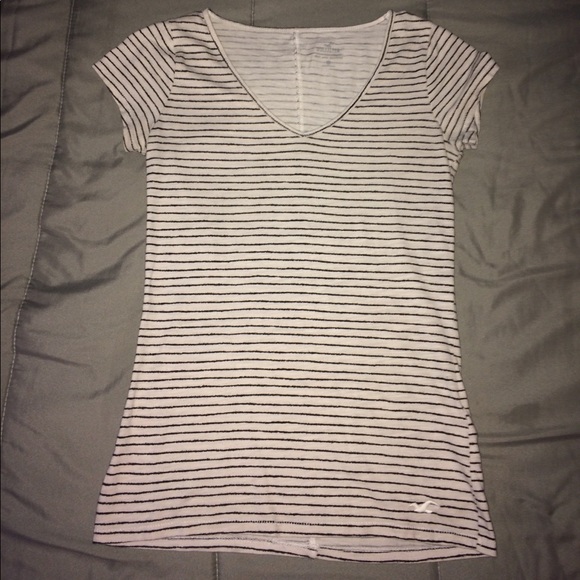 Striped v-neck tee - Picture 4 of 4