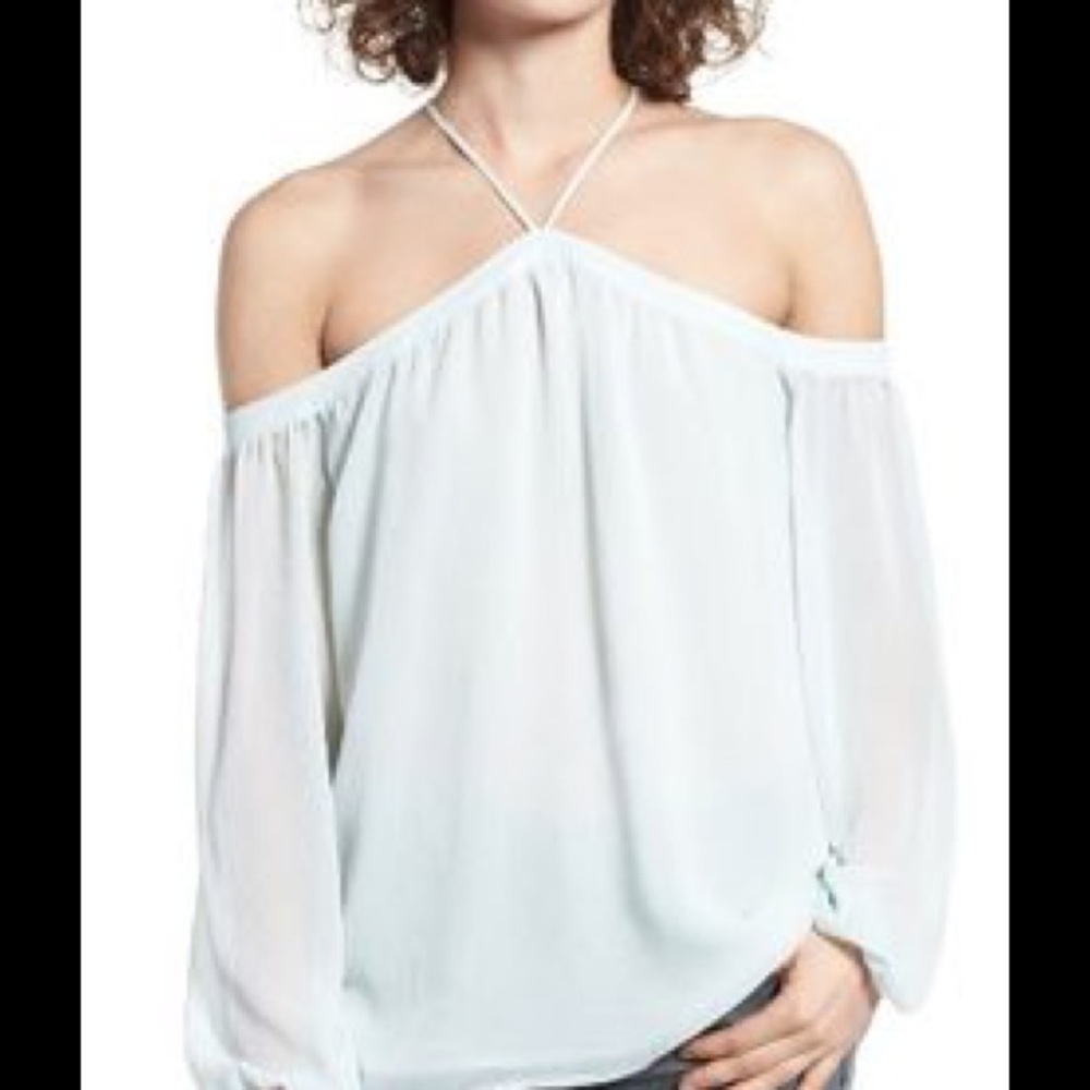 Gorgeous off Shoulder Top - Picture 1 of 5