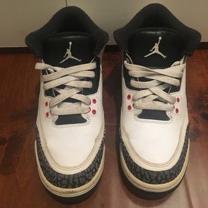 Air Jordan 3's