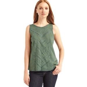 NWT Size M Green Eyelet Sleeveless Top