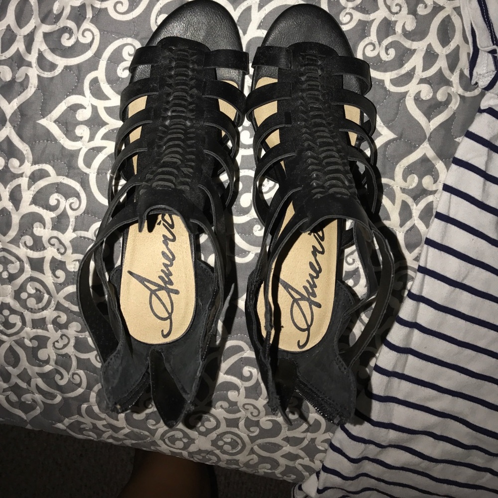 *BARELY WORN* Black Strappy Open-toe 3" Wedges