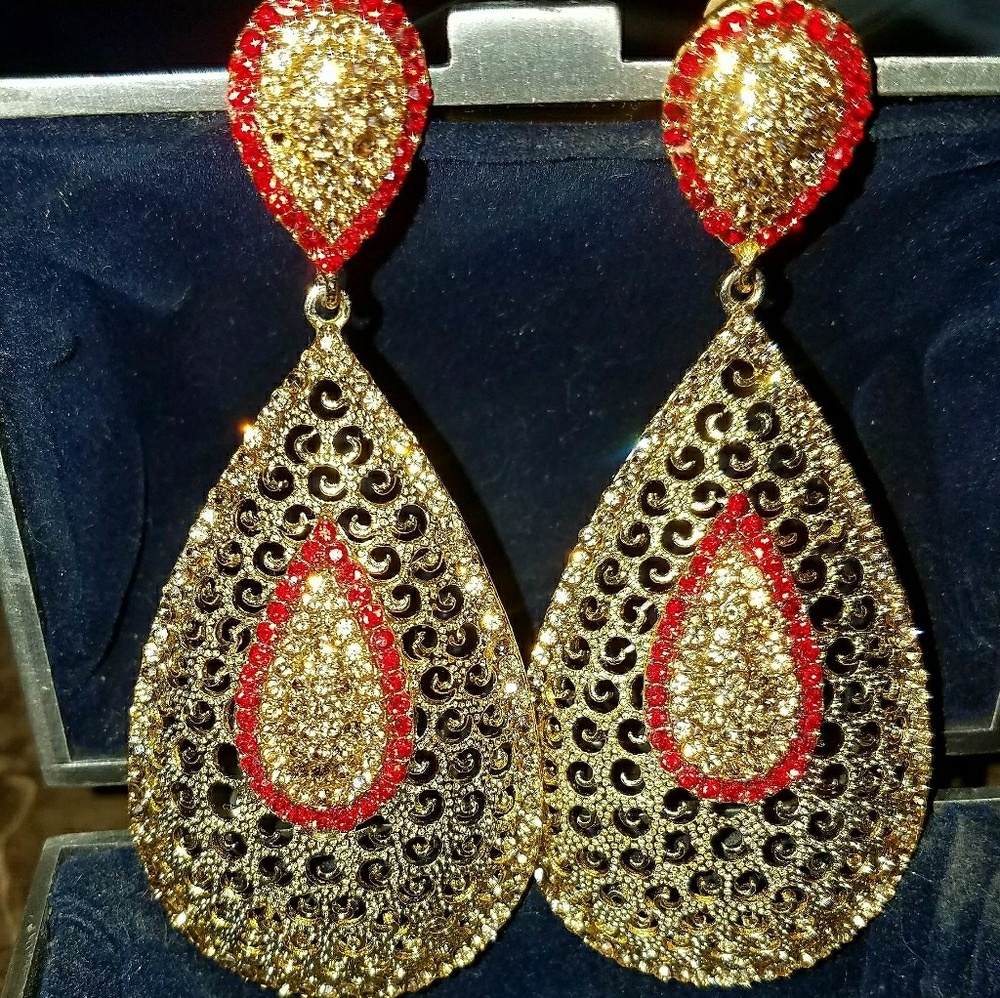 Red/gold earrings