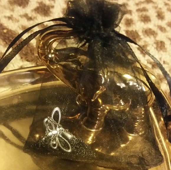 Dragon fly necklace - Picture 3 of 4