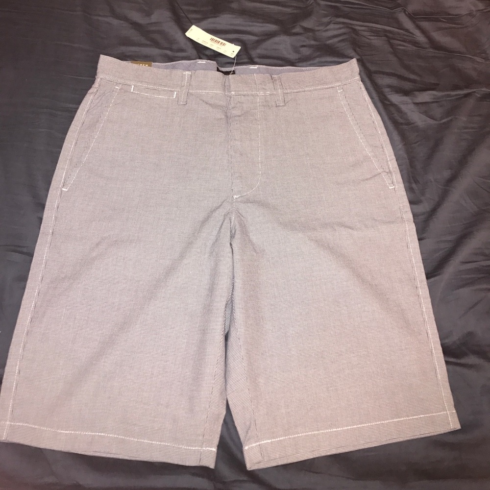 Men's J.Crew Club 10.5" short. Microginham print.
