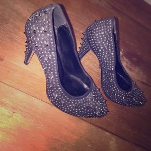 Rock & Republic black spiked heels, size 8