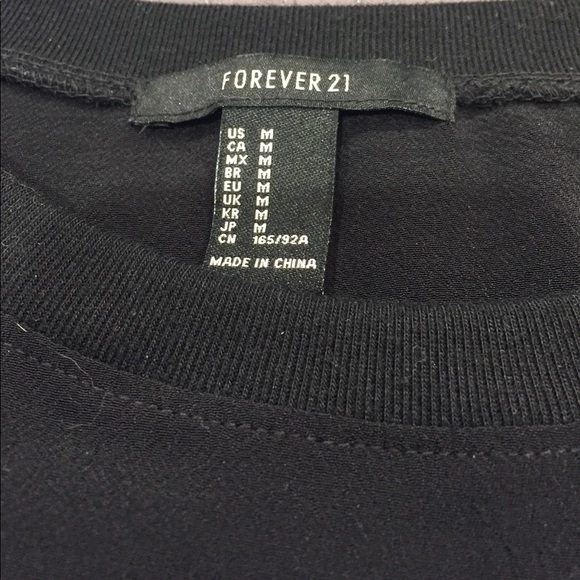 Very cute black t-shirt! - Picture 3 of 4