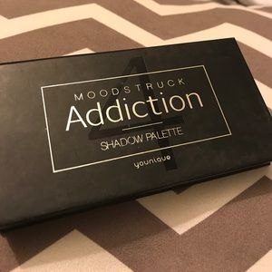 Addiction 4 younique palette