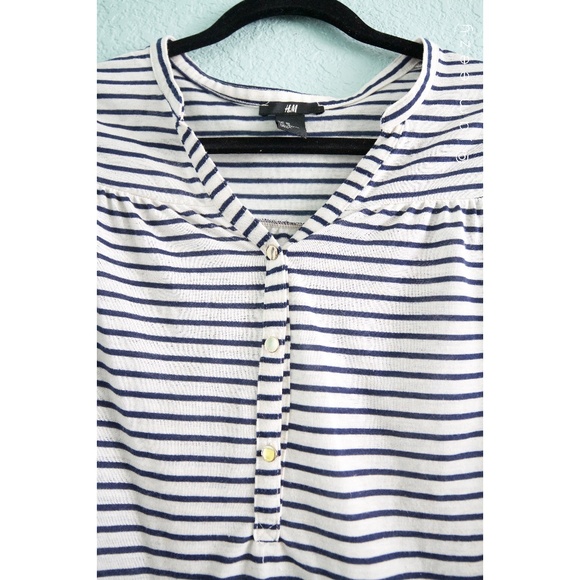H&M | Striped Button V-Neck Top - Picture 4 of 5