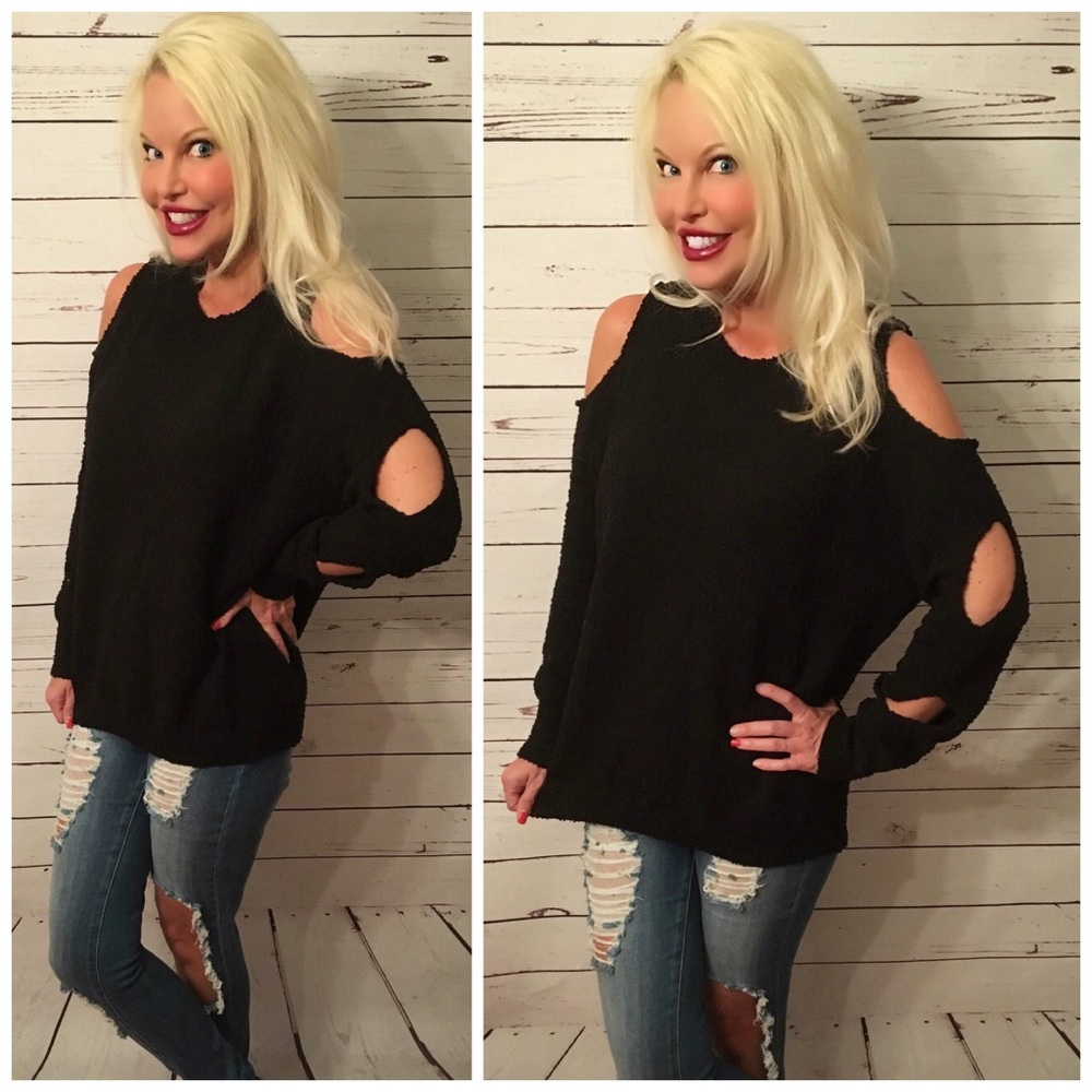 Stunning Soft Sweater w/cut out sleeves - Picture 3 of 5