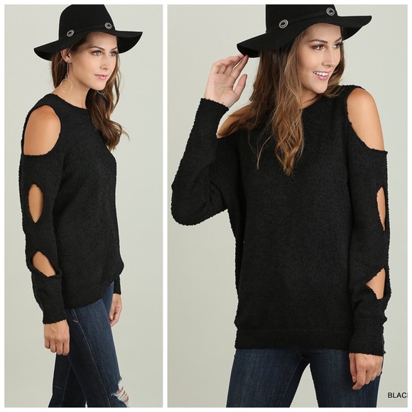 Stunning Soft Sweater w/cut out sleeves - Picture 2 of 5