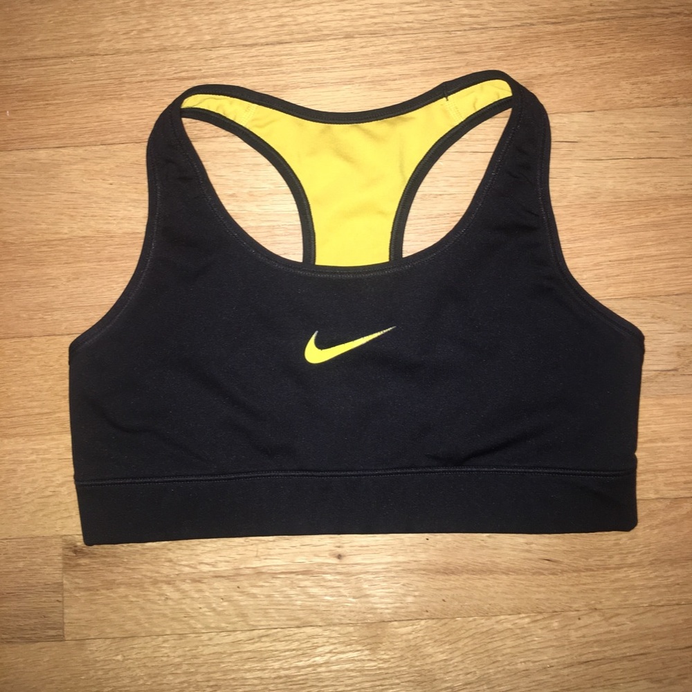 NIKE LIVESTRONG Sports Bra