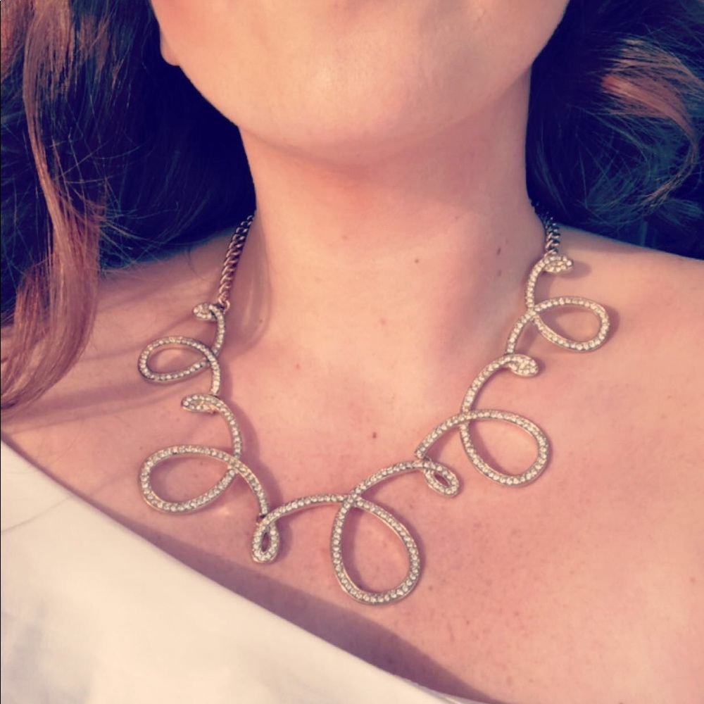 🌹Gold Necklace 💎 - Gold and swirls