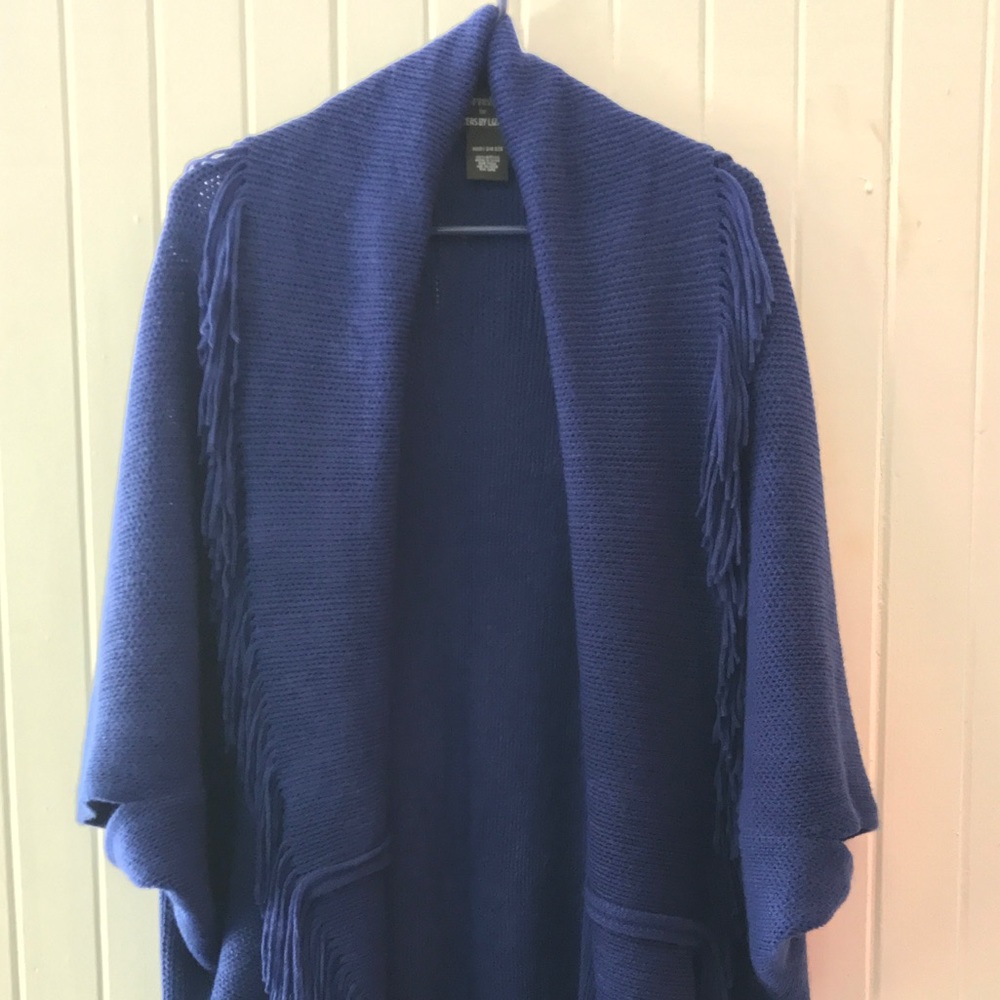 Shawl sweater in bright blue with fringe