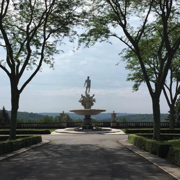 Meet your Posher, Sarah - Picture 1 of 1