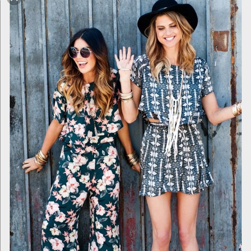 Show me your mumu skirt and crop top set large