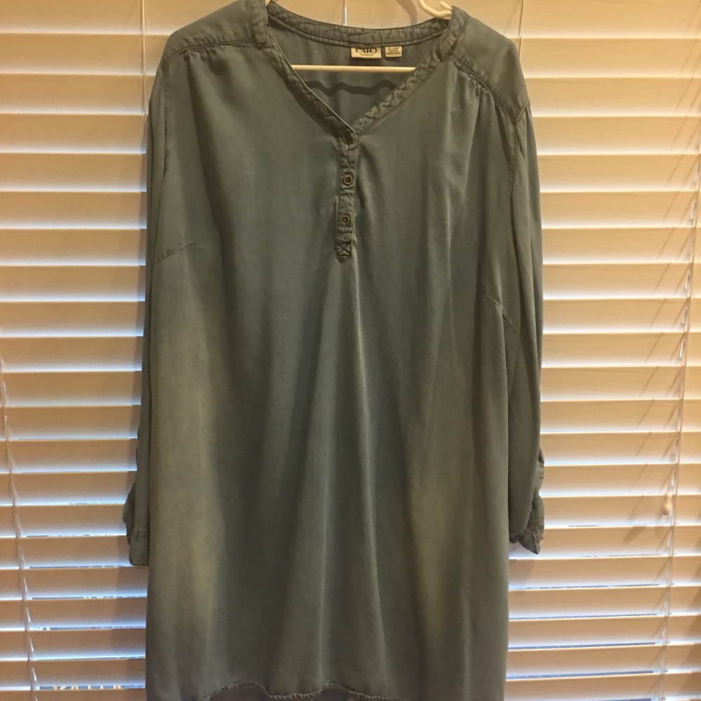 Catos bluejean tunic! Size 26/28