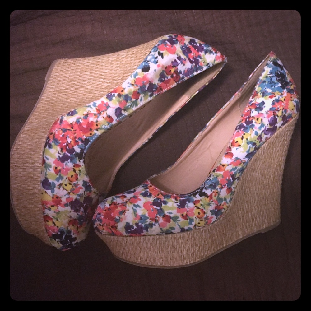 Wedge heels