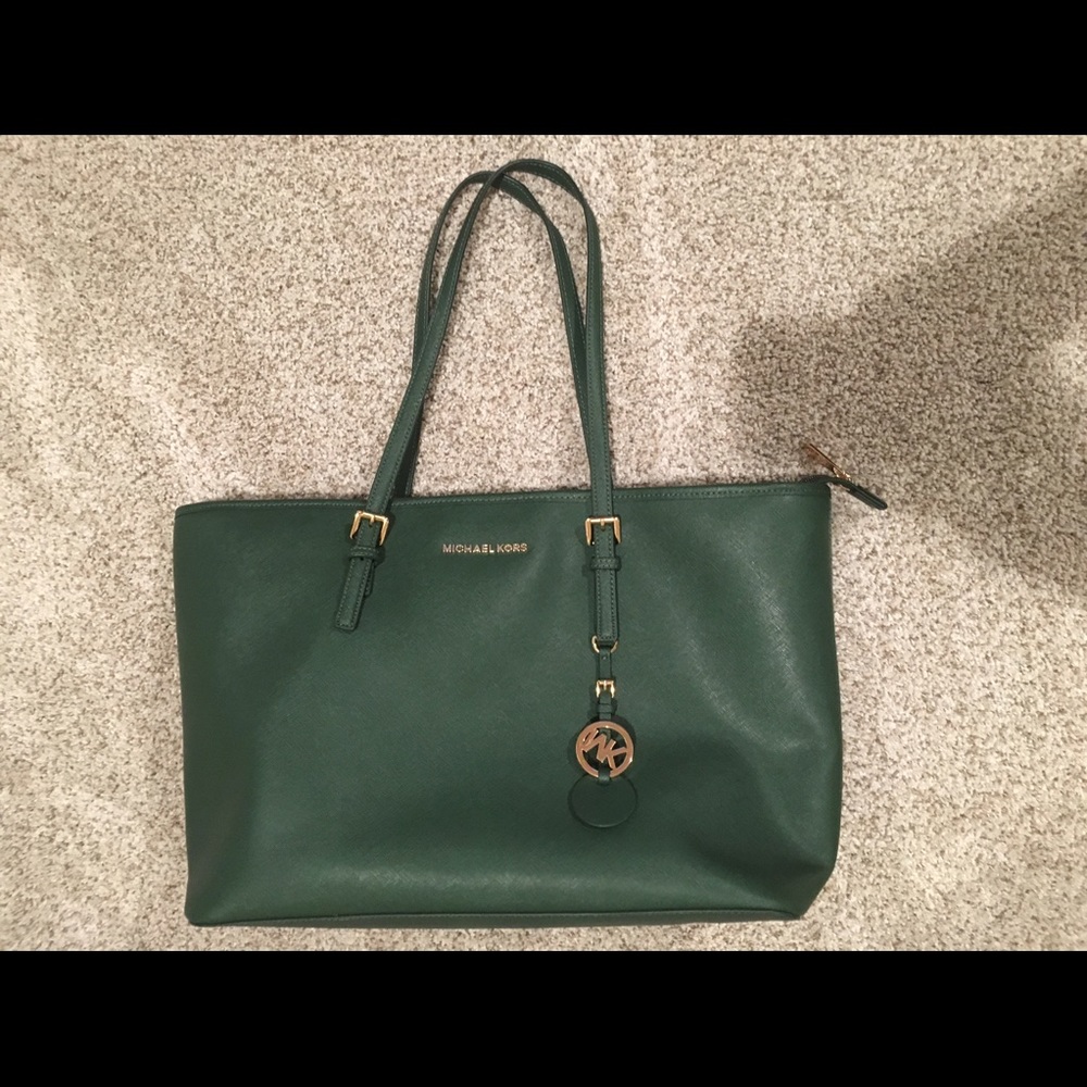 NWT Michael Kors Jet Set Medium Saffiano Tote
