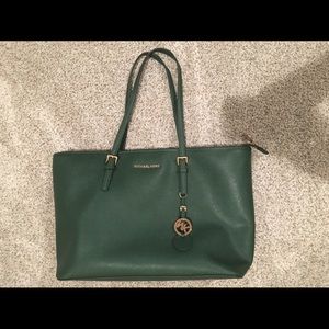 NWT Michael Kors Jet Set Medium Saffiano Tote