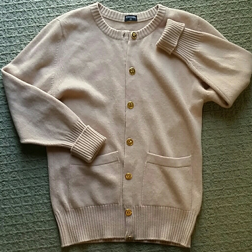 Vintage CHANEL100% cashmere cardigan sweater!