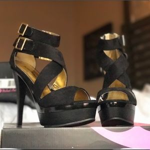 Michael Antonio "Emelie" black heels