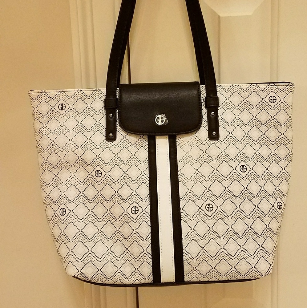 PRICE DROP ⬇️ GIANI BERNINI PURSE