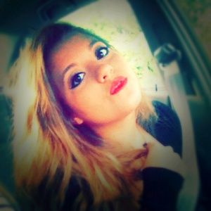 Meet your Posher, Giselle