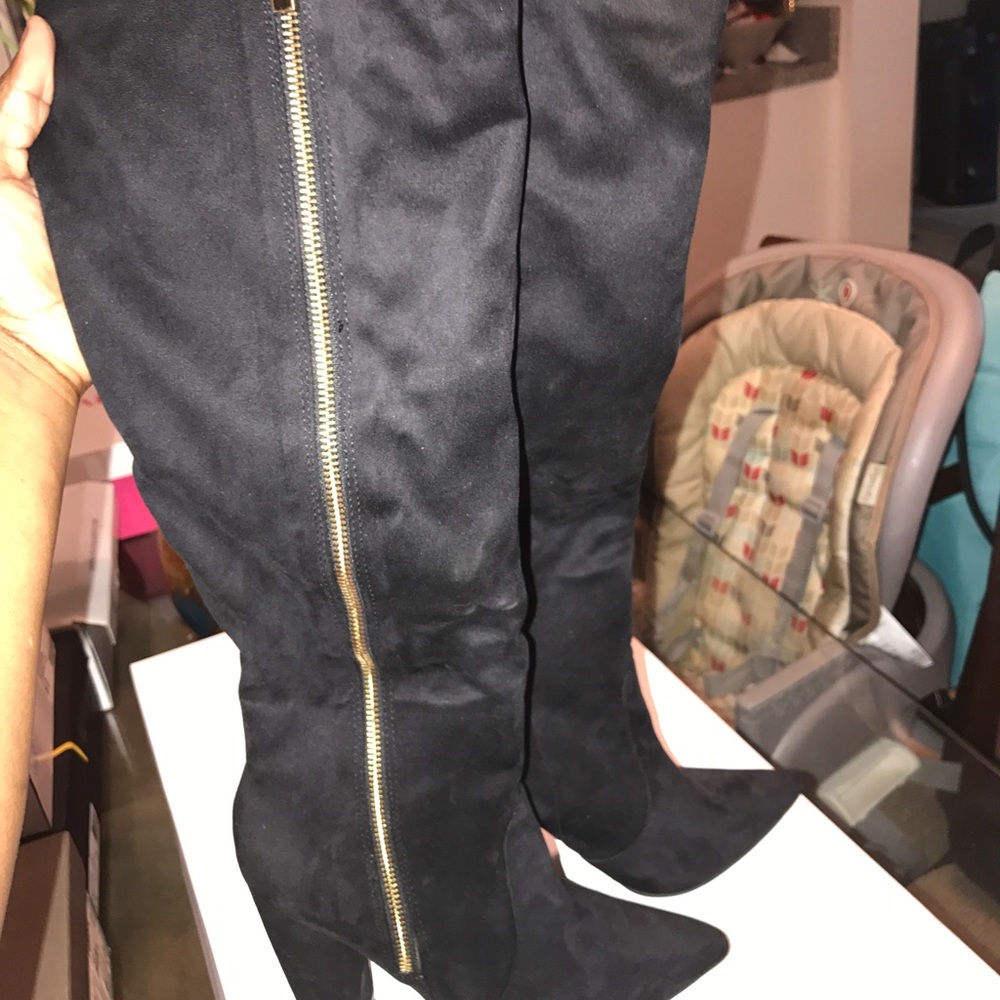 Knee high boots suede like fabric $8