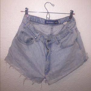 Light denim shorts!😍