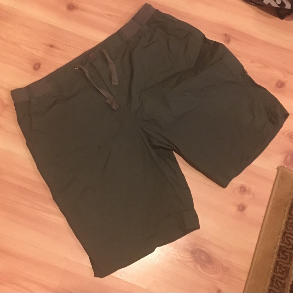 Boutique Army Green Bermuda Shorts