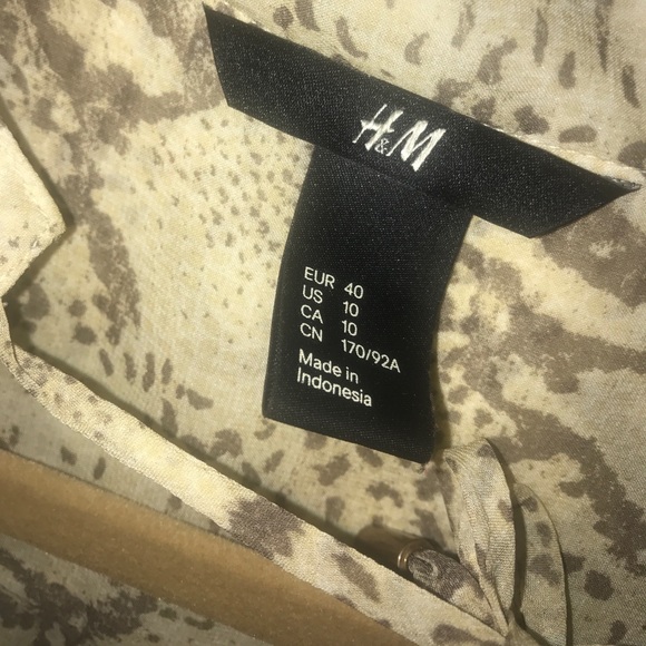 H&M Snake skin shirt! - Picture 2 of 2