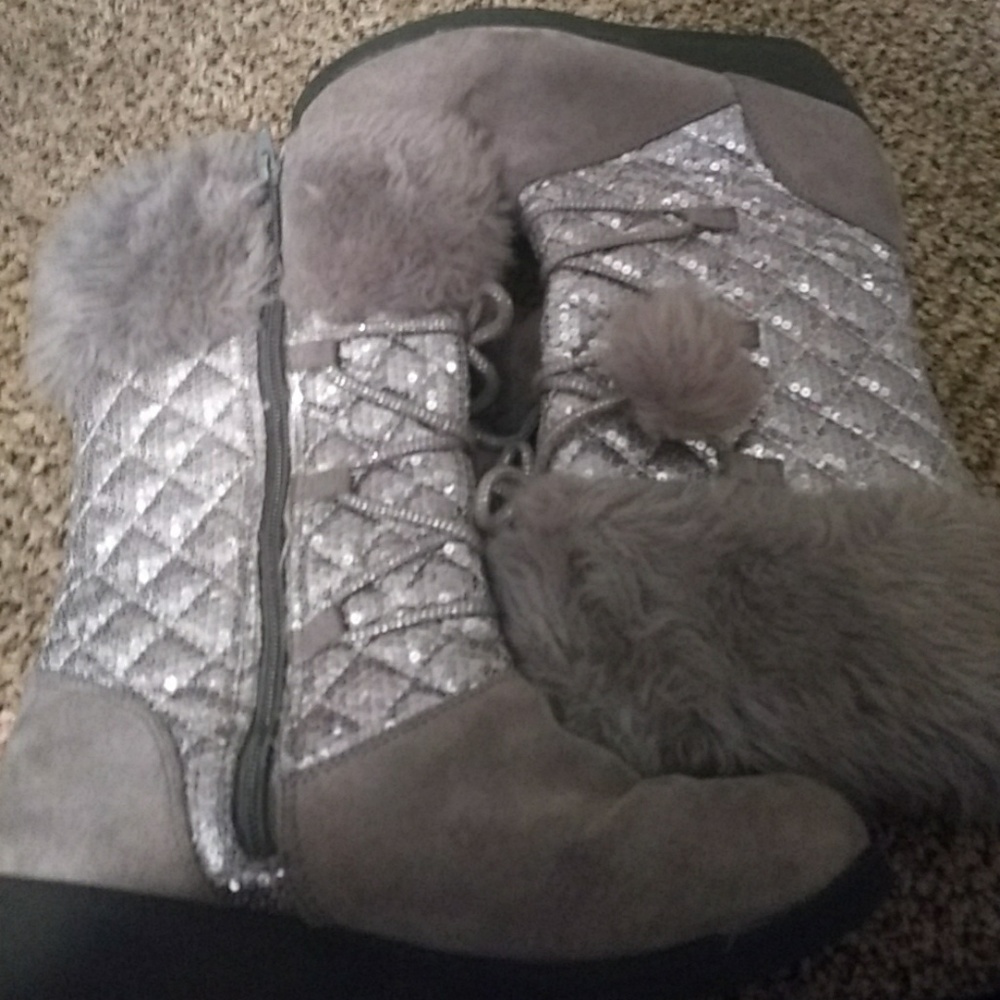 Sparkle Snow Boots ! (Size 5)