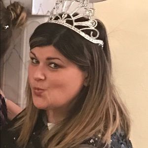 Meet your Posher, Brit