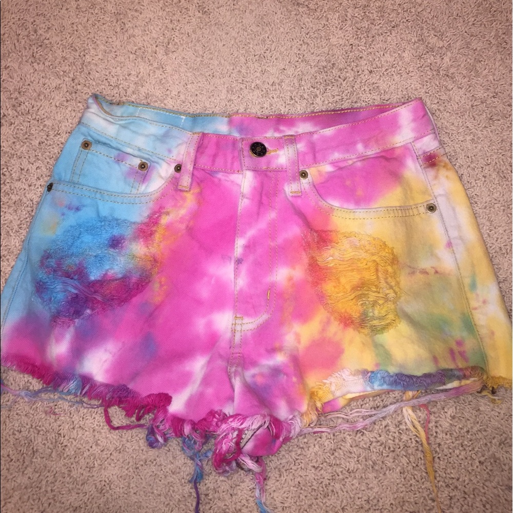 tie dye distressed shorts