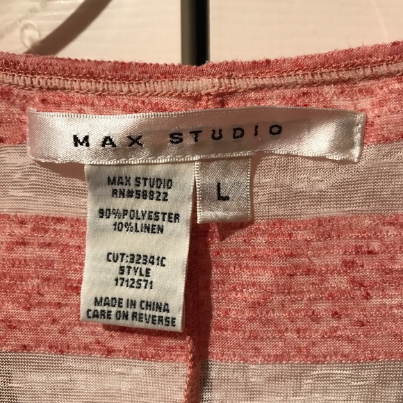 SOLD MAX STUDIO top - Picture 2 of 3