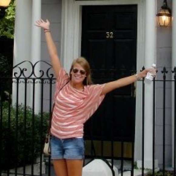 SOLD MAX STUDIO top - Picture 3 of 3