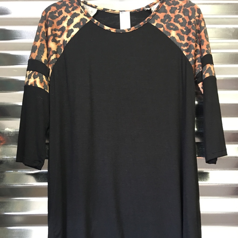 Leopard Print 3/4 Sleeve Top