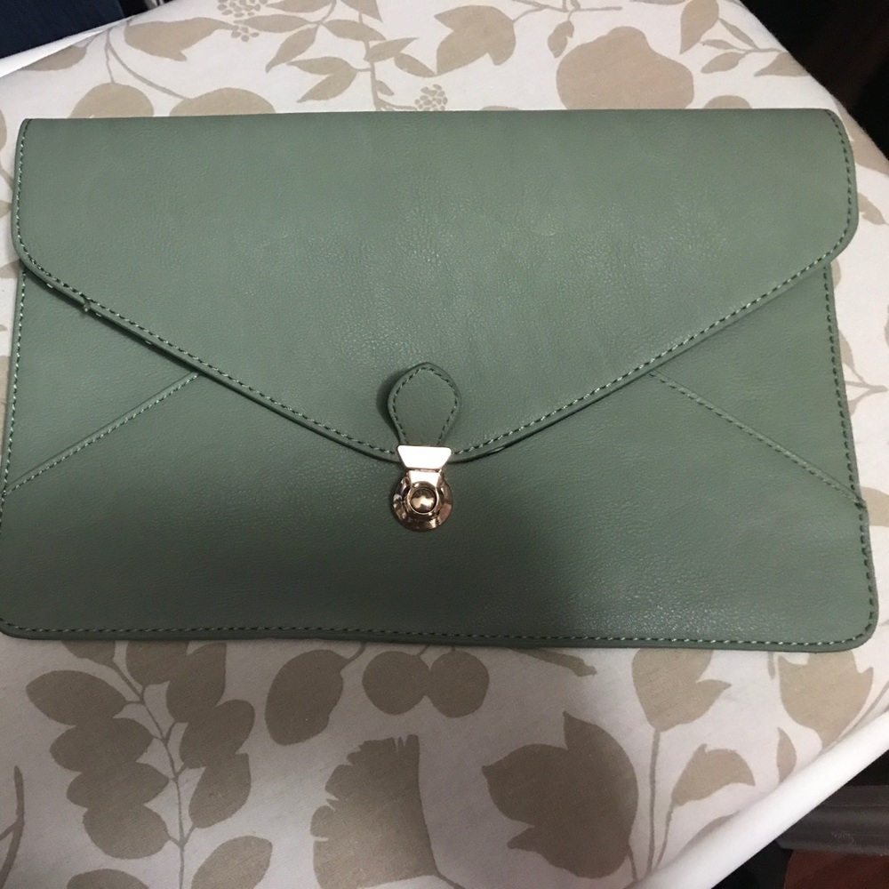 Clutch 👛