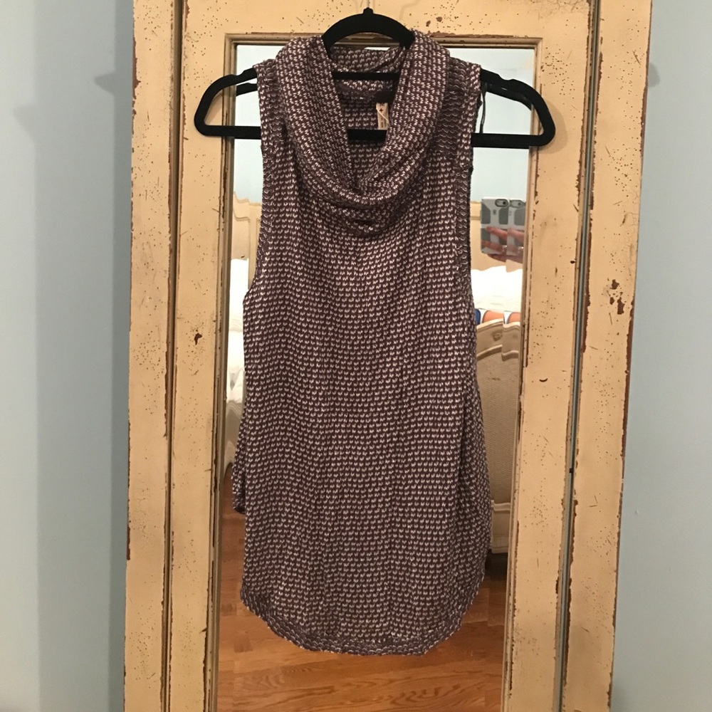 Gray We The Free scoop neck sweater!