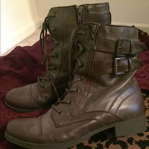 Guess brown boots