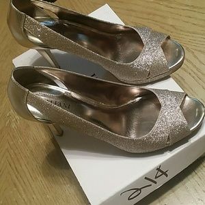 Alfani gold  pumps