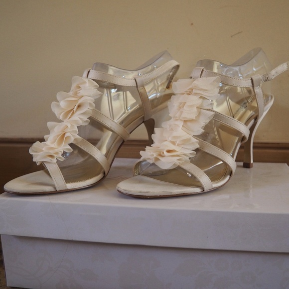 4" Lulu Townsend Lillian Satin Ivory Heels Size 8 - Picture 1 of 5