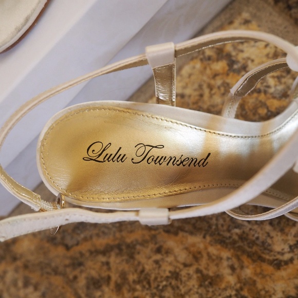 4" Lulu Townsend Lillian Satin Ivory Heels Size 8 - Picture 5 of 5
