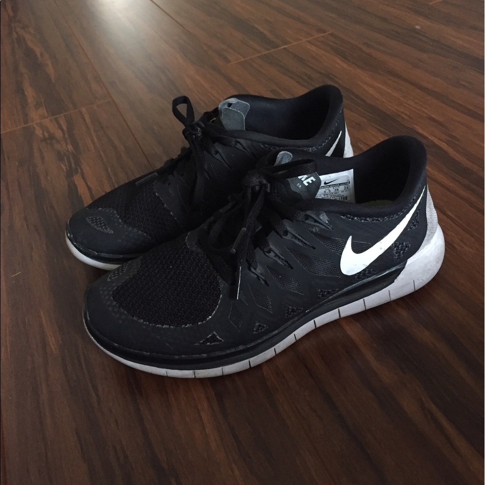 Nike free runs 5.0 women's