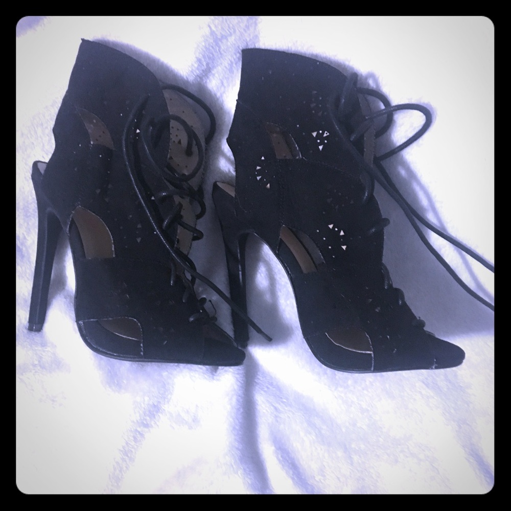 Black high heels shoes